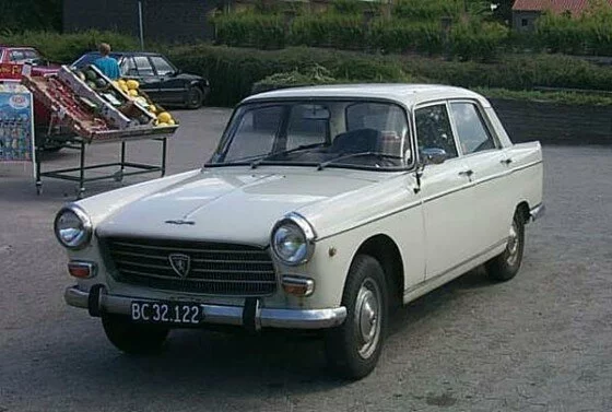 Peugeot 404 Familiale (1967) 1